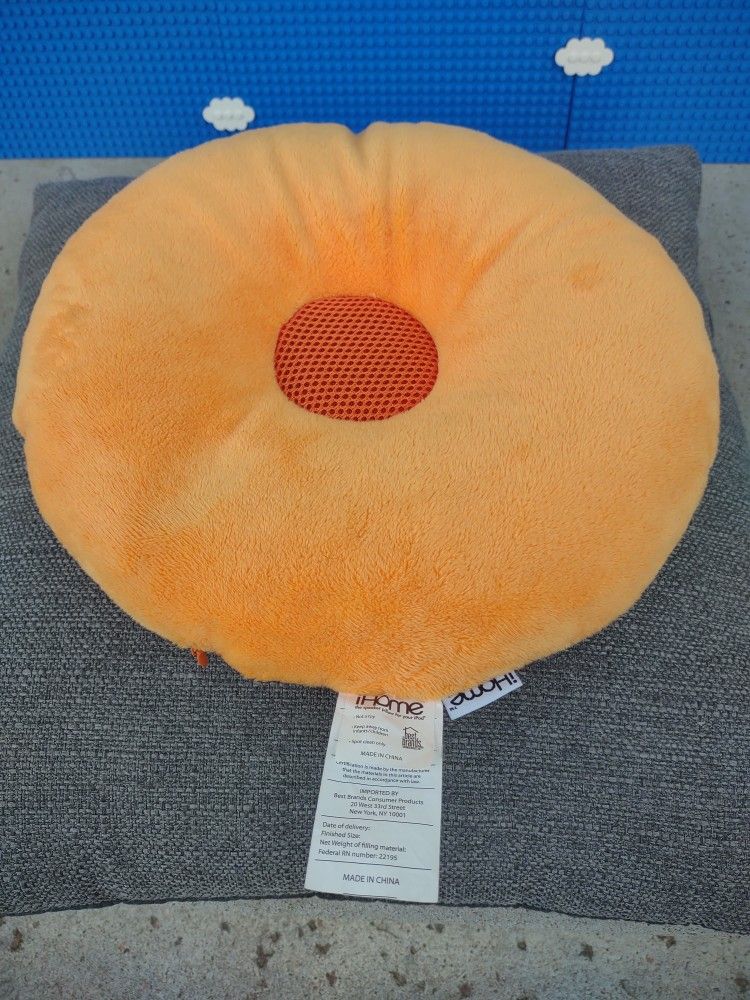 iHOME SPEAKER PILLOW - THE SPEAKER PILLOW FOR YOUR PHONE