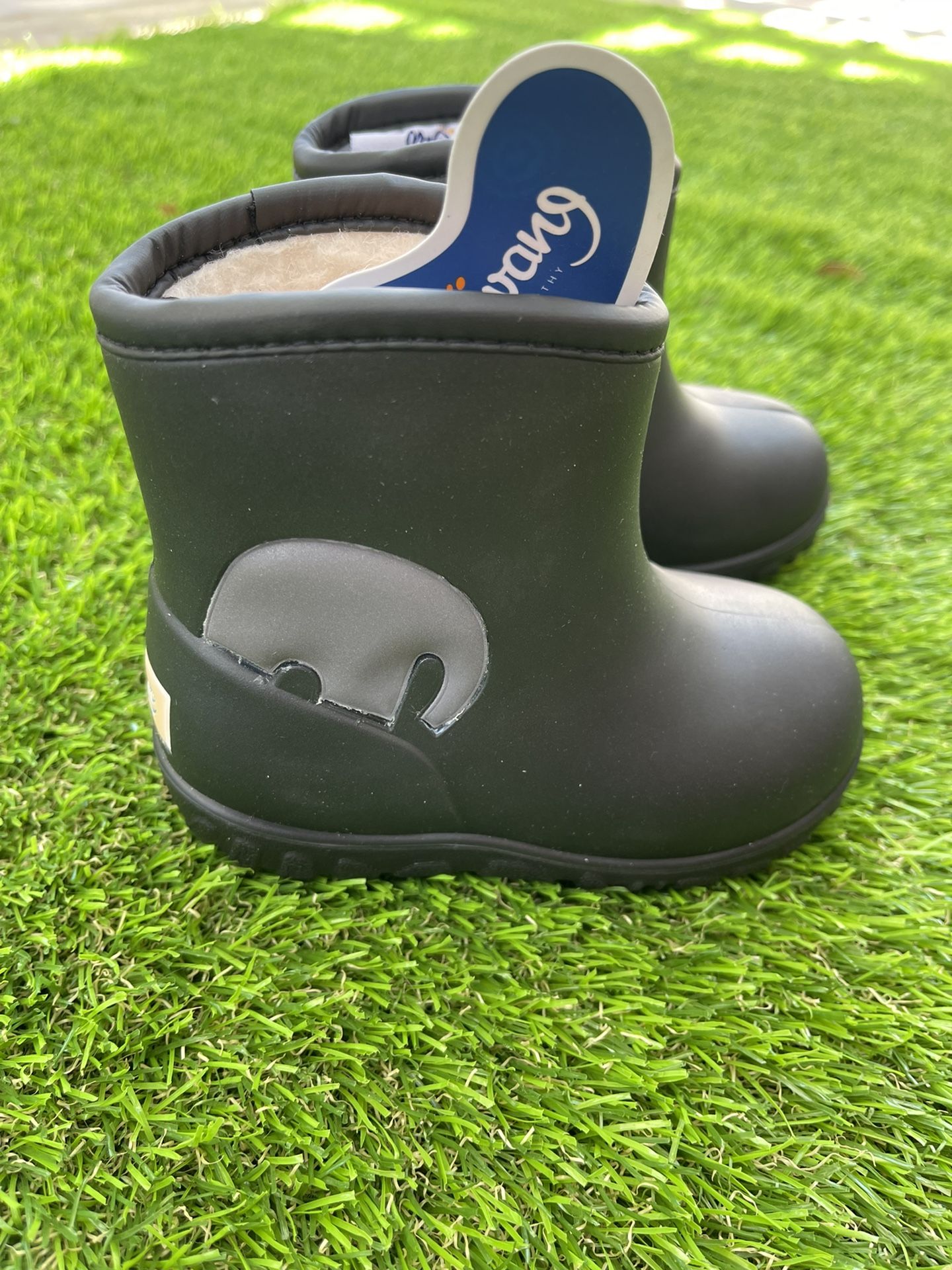 New In Box Toddler Unisex Waterproof Snow Winter Warm black color Boots