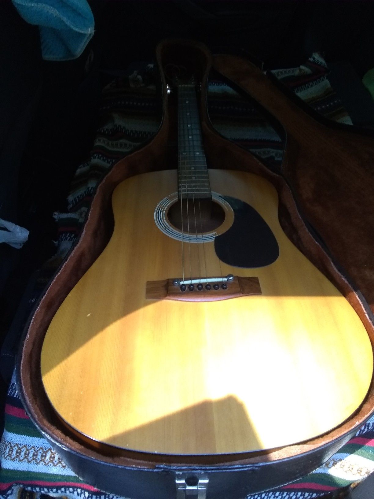Bently guitar n case