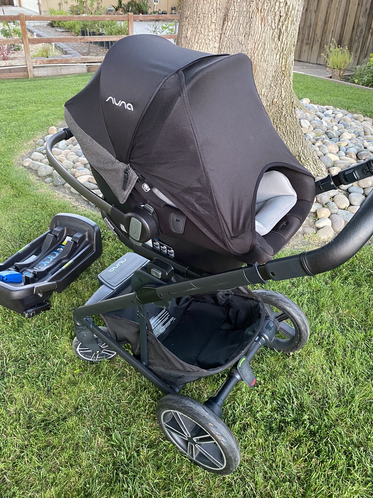 Nuna Mixx Stroller With Car Seat