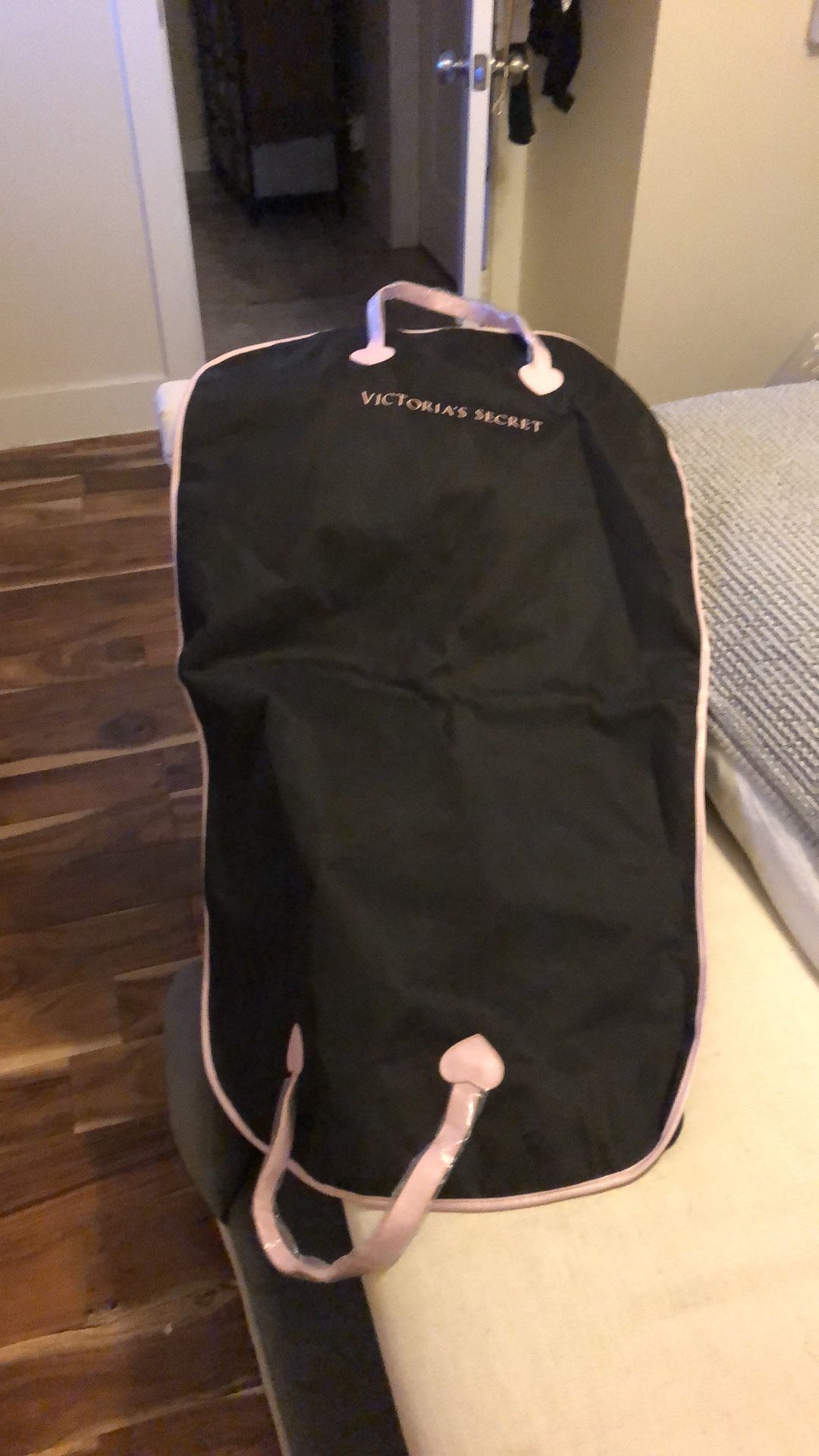 Victoria’s Secret garment bag new
