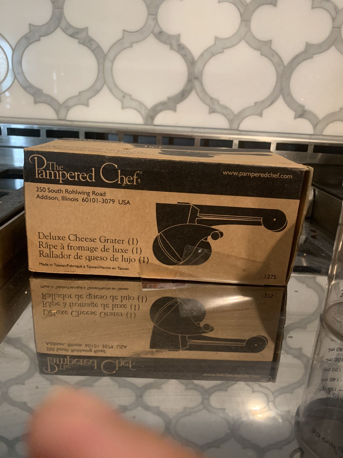 New PAMPERED CHEF Deluxe Cheese Grater & Grate Container
