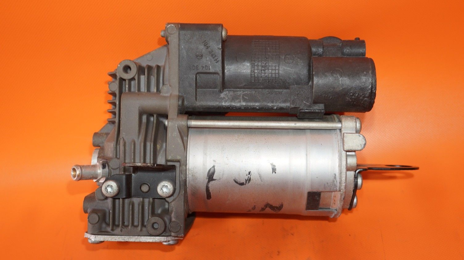 MERCEDES BENZ S550 AIR COMPRESSOR SUSPENSION 2007 2008 2009 2010 A2213201704