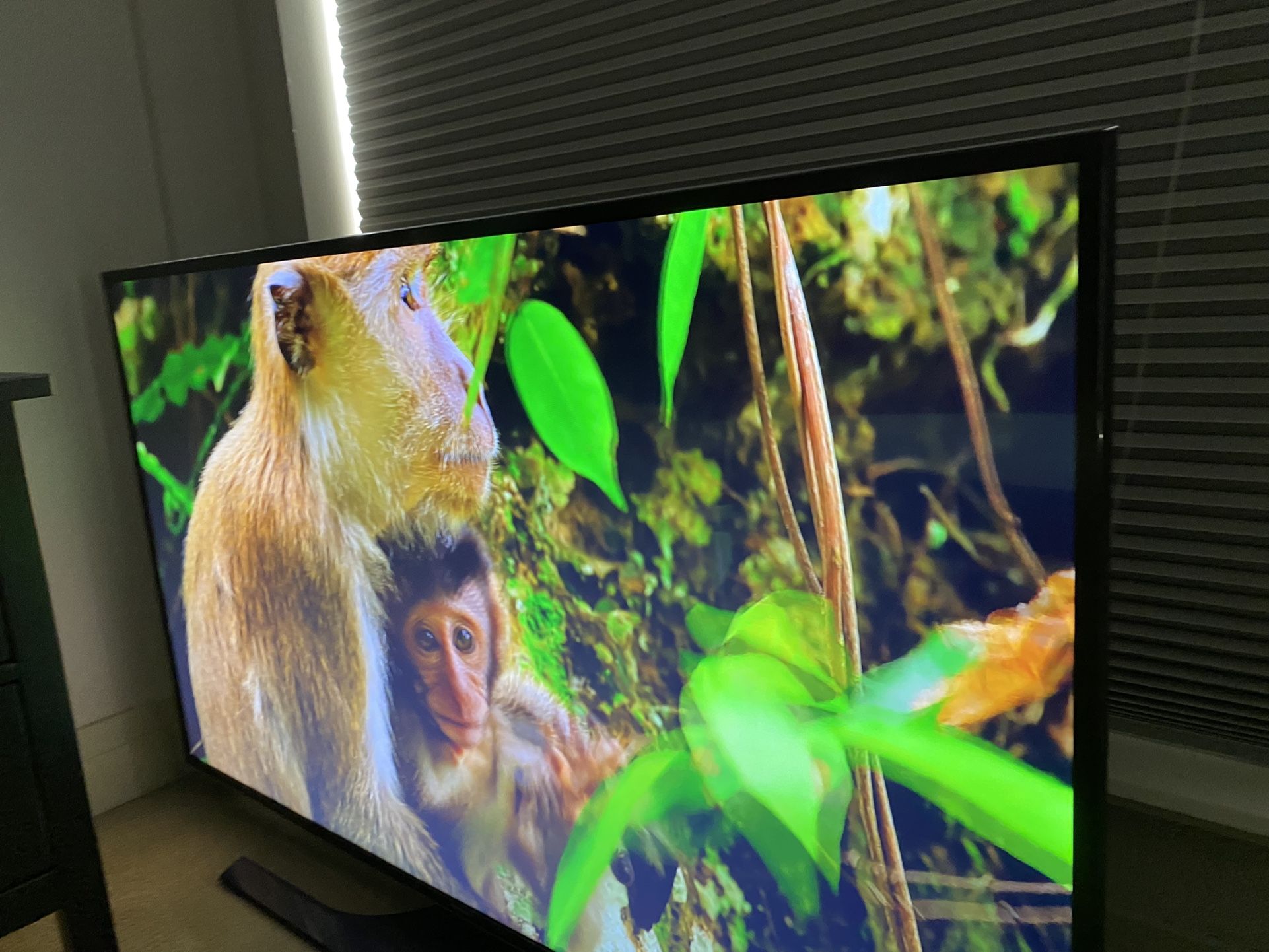 Samsung UN55JU6500 55-Inch 4K Ultra HD Smart LED TV