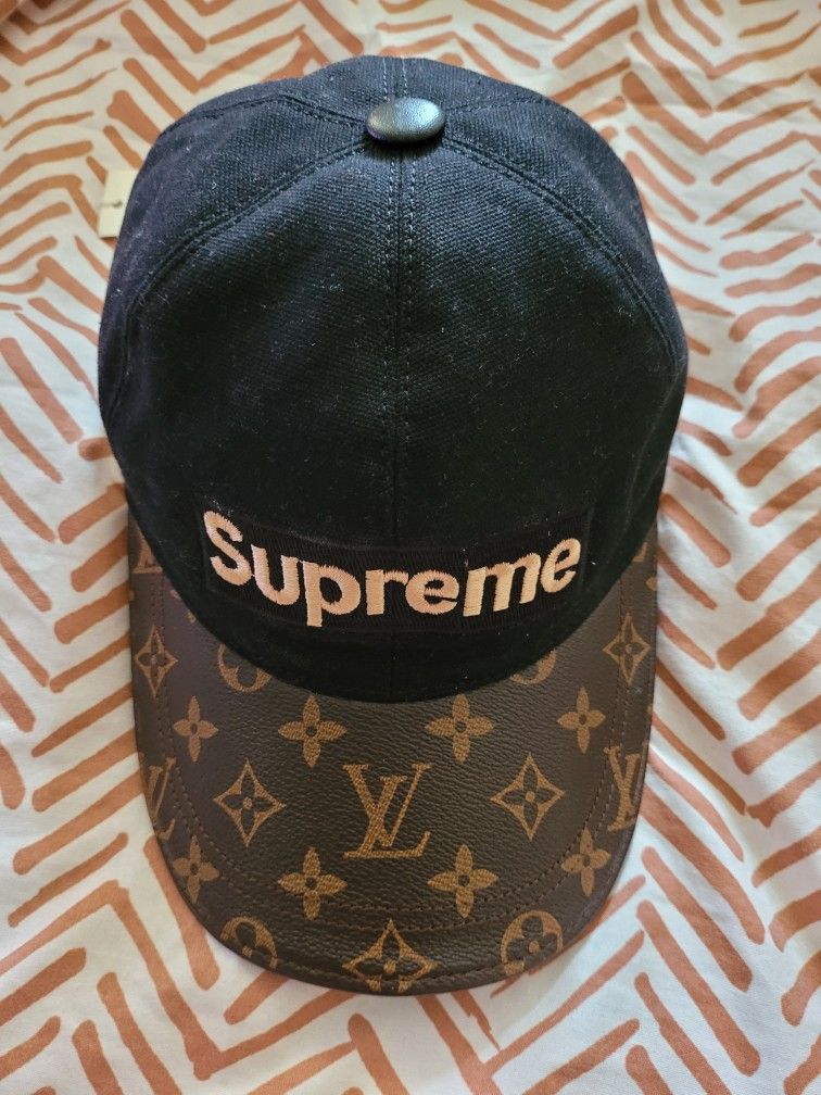 LOUIS VUITTON HAT CAP....SUPREME.
