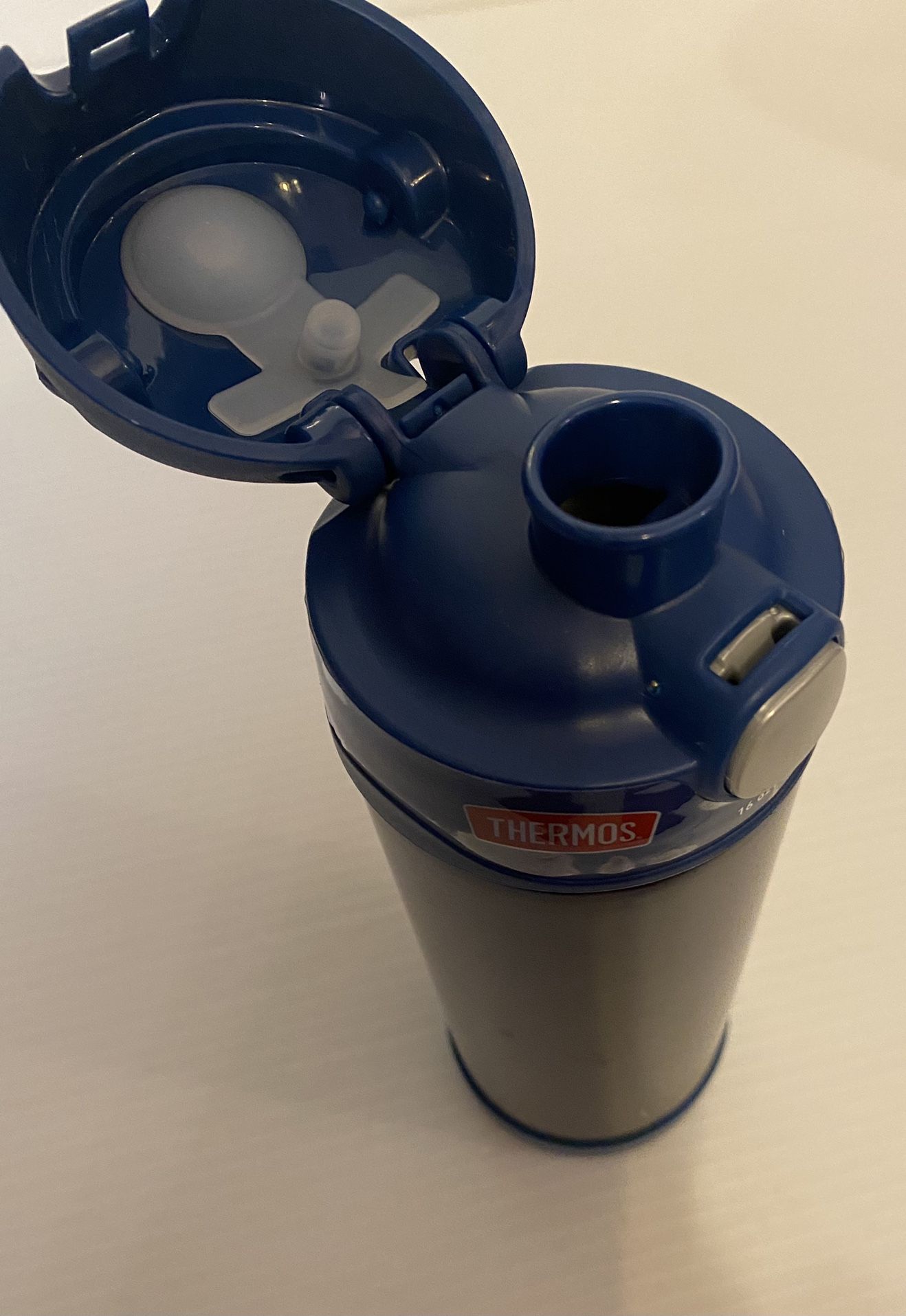 NEW 16oz THERMOS FUNtainer Water Bottle! Stays Cold For 12hrs. 18.99$ Retail