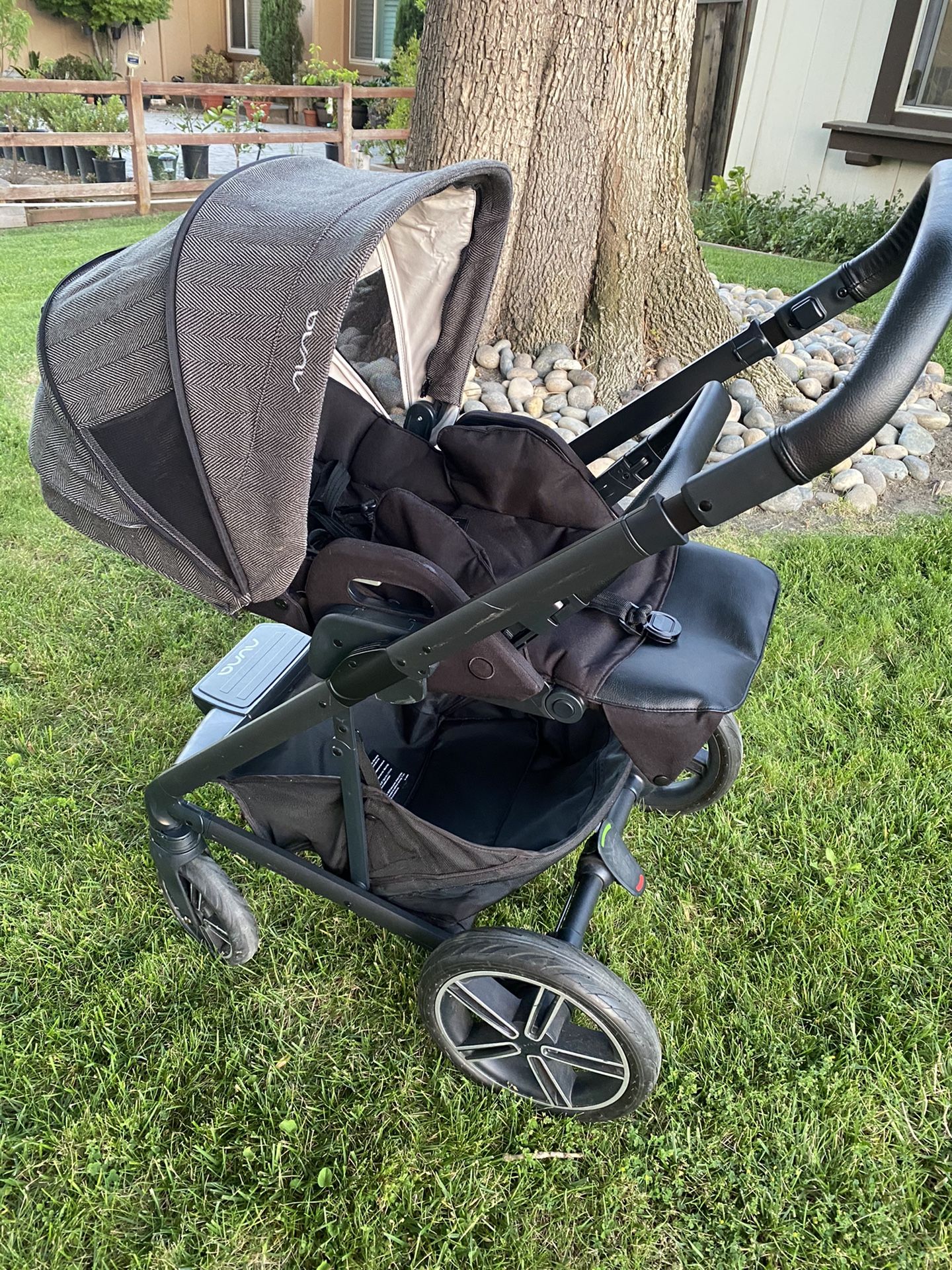 Nuna Mixx Stroller With Car Seat