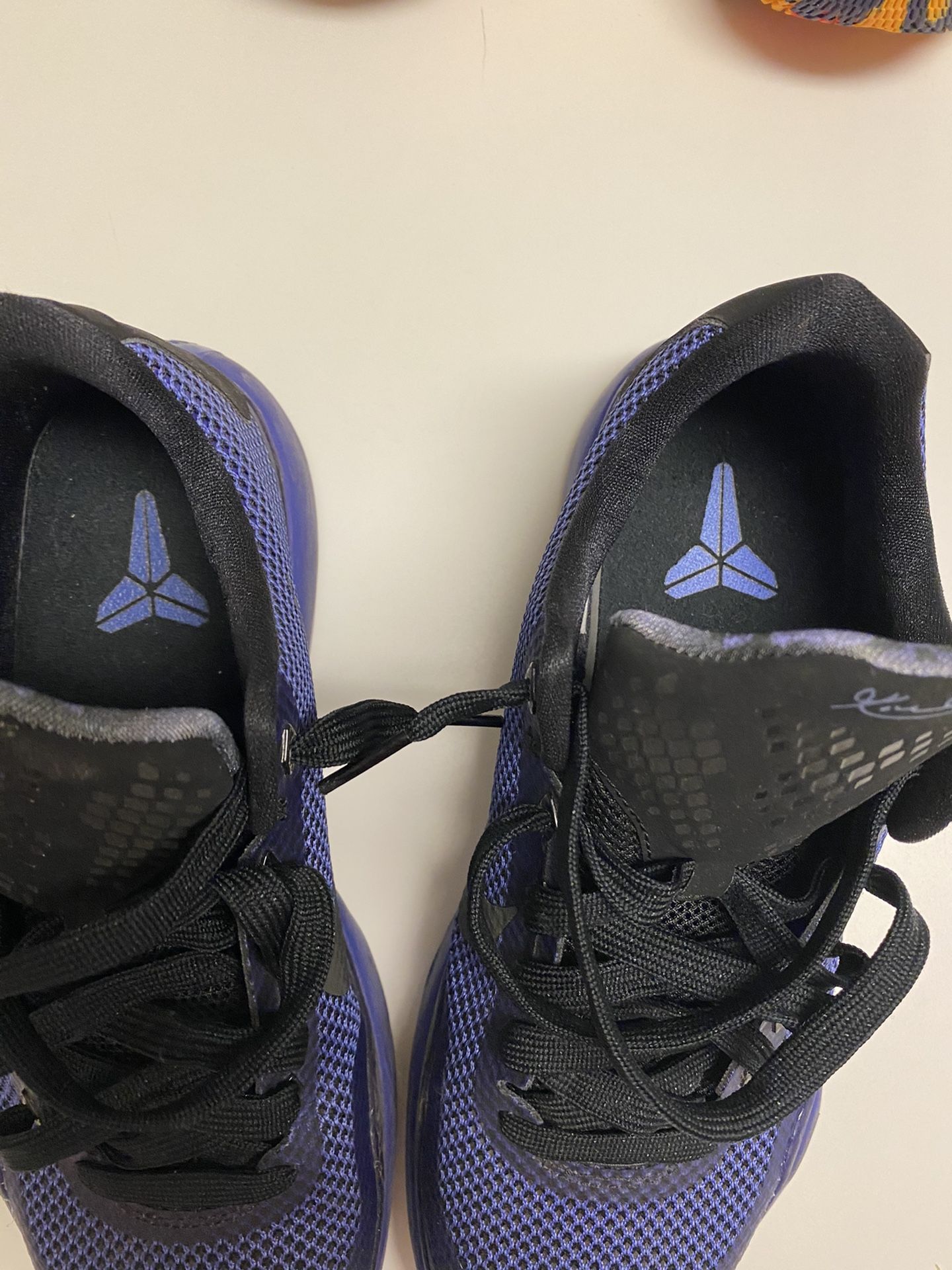 Kobe’s almost new!!!! Size 7youth