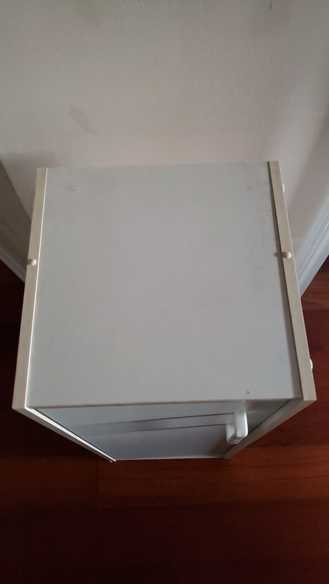 Small cabinet, cabinet, storage cabinet