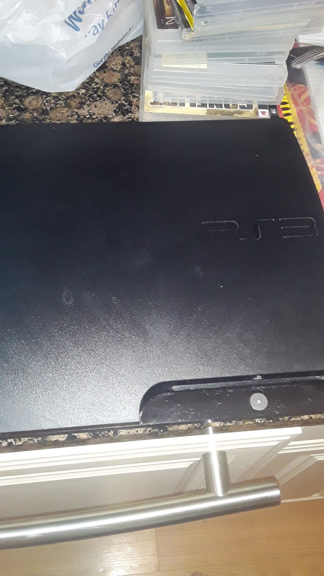 Ps3, microphone, 4 controllers, ps4 TV remote, 29 games