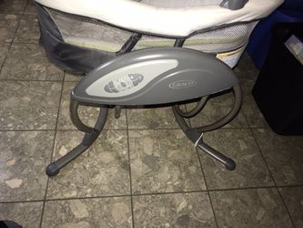 $100 Or b/O Graco  Cradle That Swings, Vibrates & Has A Noise Machine On It  Thumbnail