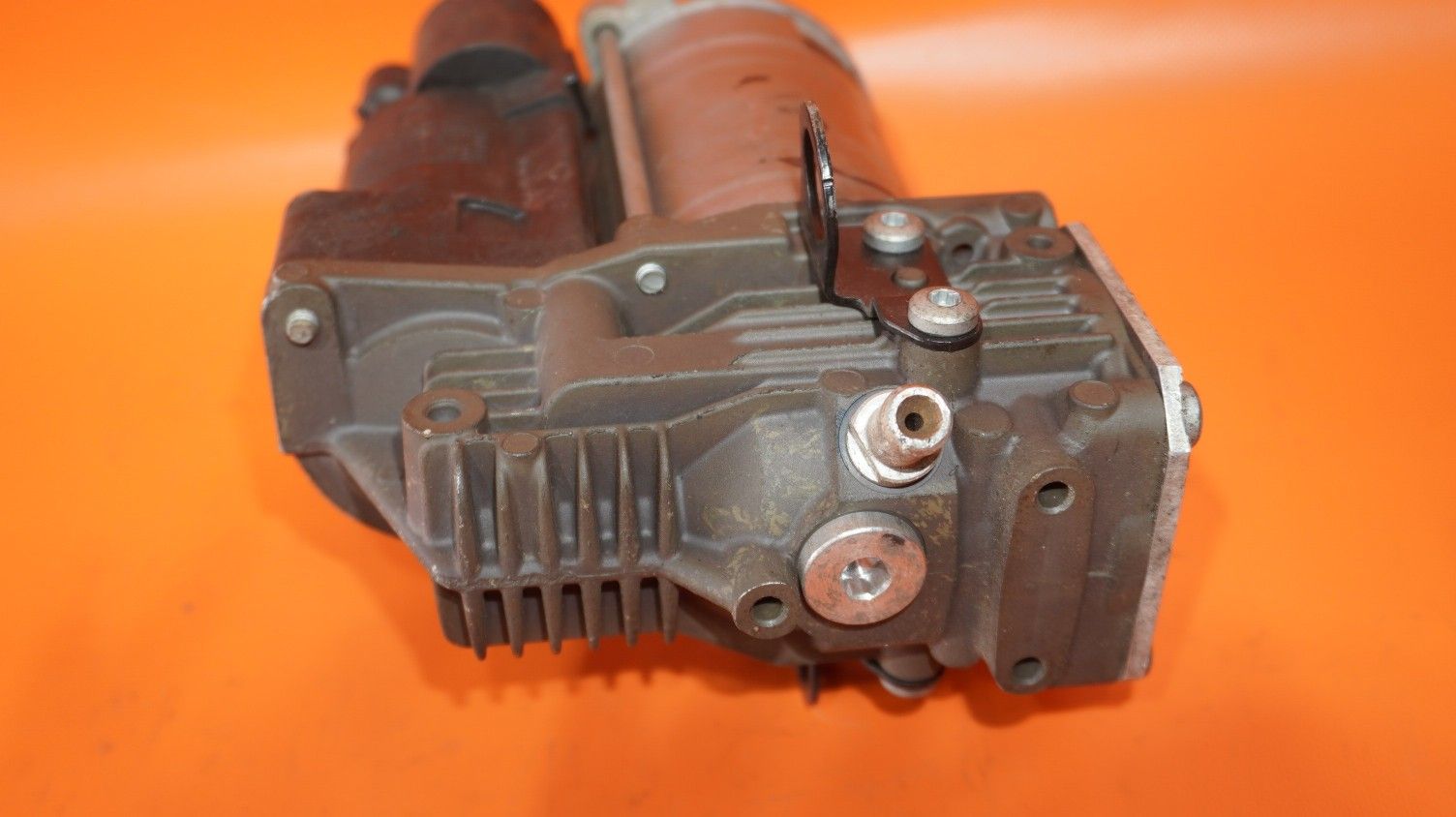 MERCEDES BENZ S550 AIR COMPRESSOR SUSPENSION 2007 2008 2009 2010 A2213201704
