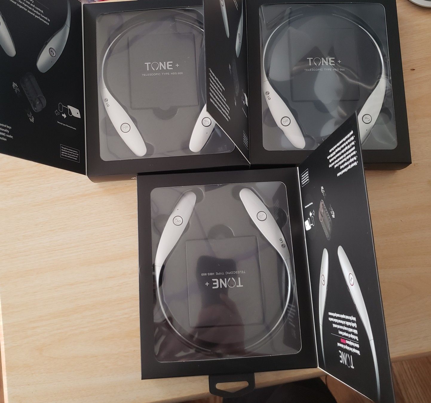 3 ITEMS LG HBS900 HEADPHONES