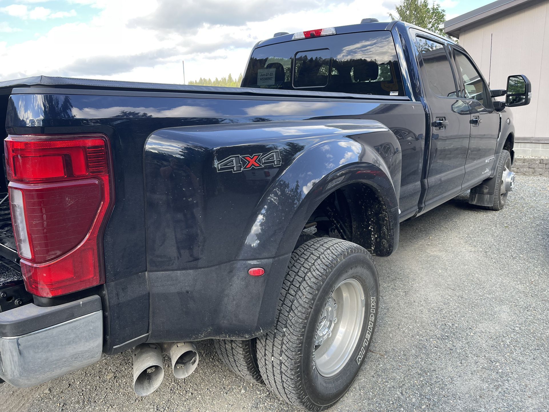 2022 Ford F-350 Dually Bed 