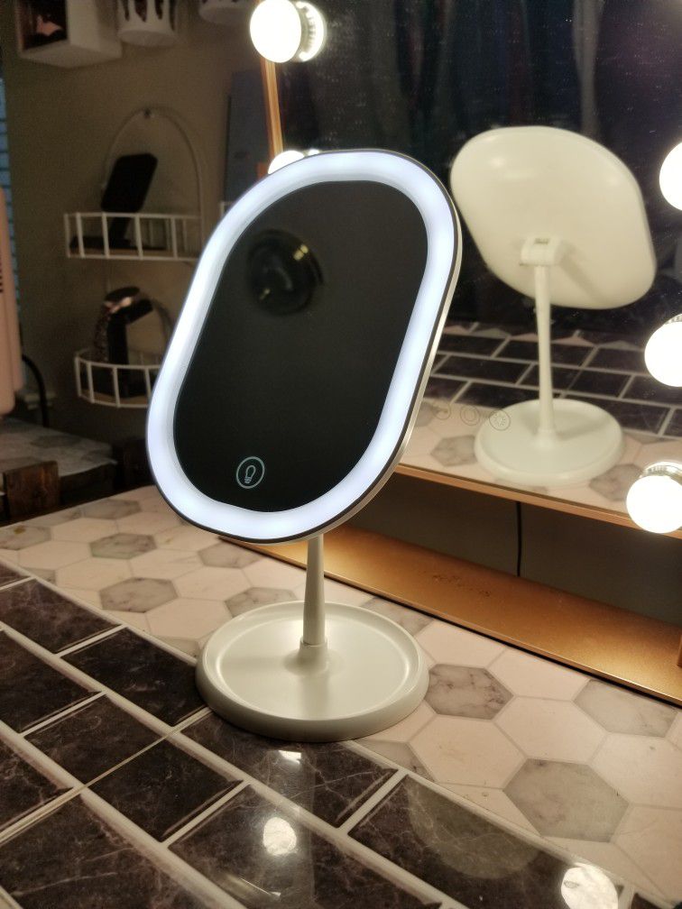 LED Lighted Vanity Mirror