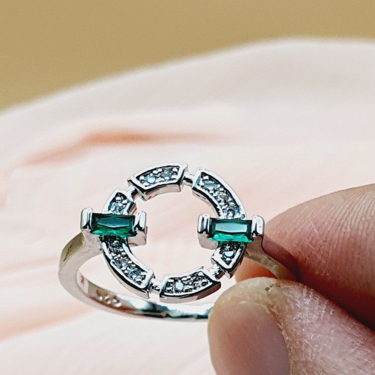 "Trendy Design Zircon Unique Hollow Rings for Women, PD792
 
  