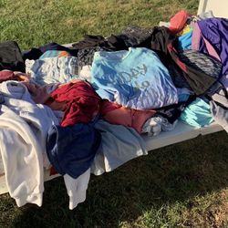Huge Pile Of Girls Clothes 7-10 Thumbnail