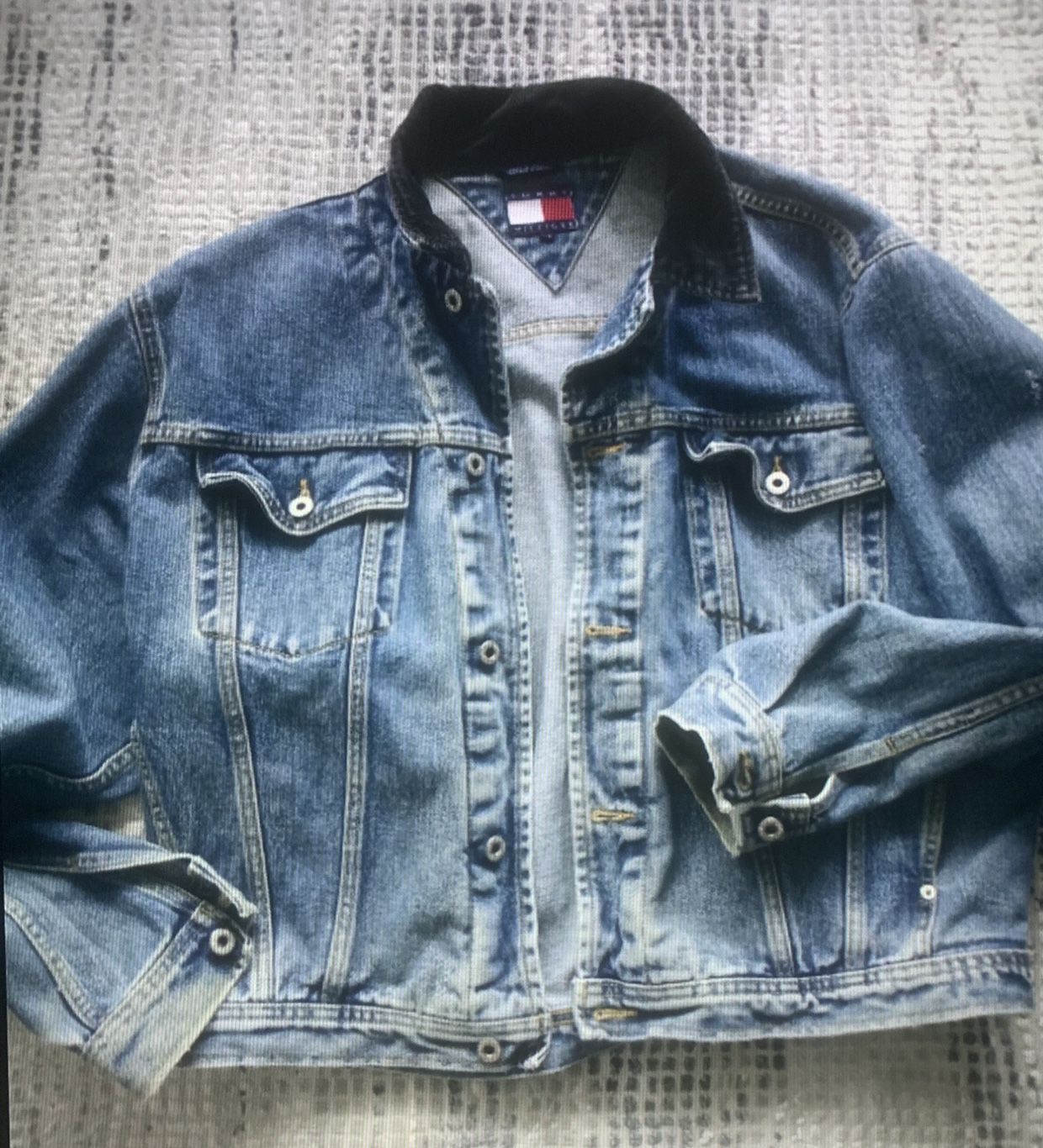 Vintage Tommy Hilfiger jean Polo jacket with black corduroy collar size large