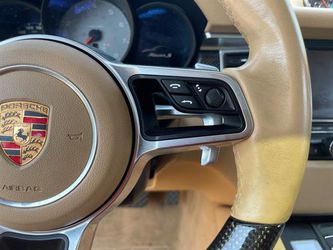 2015 Porsche Macan Thumbnail
