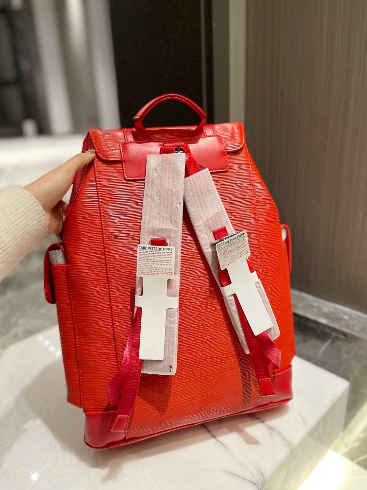 Louis Vuitton x Supreme Red Blackpack 33x44cm