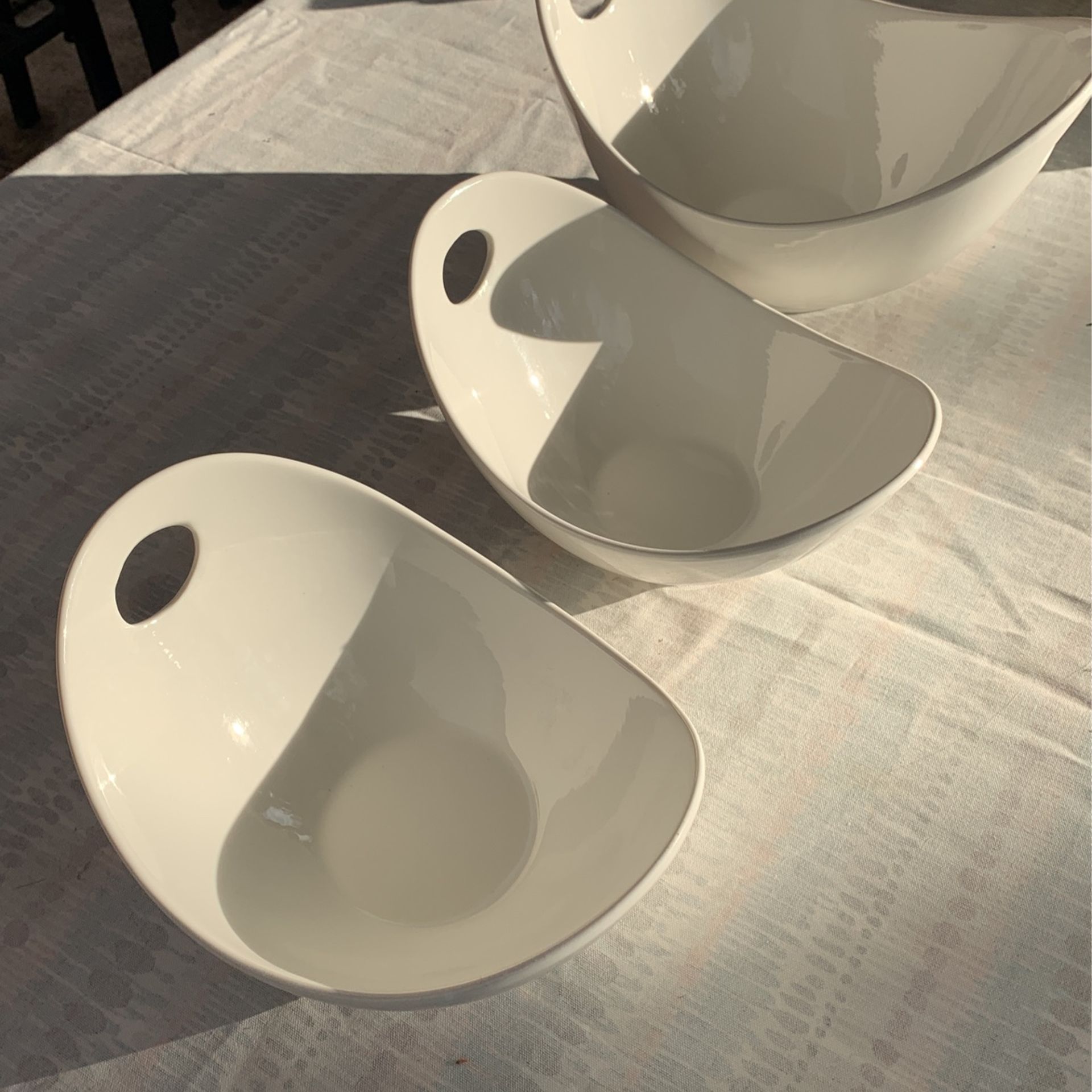 Three nesting bowls.