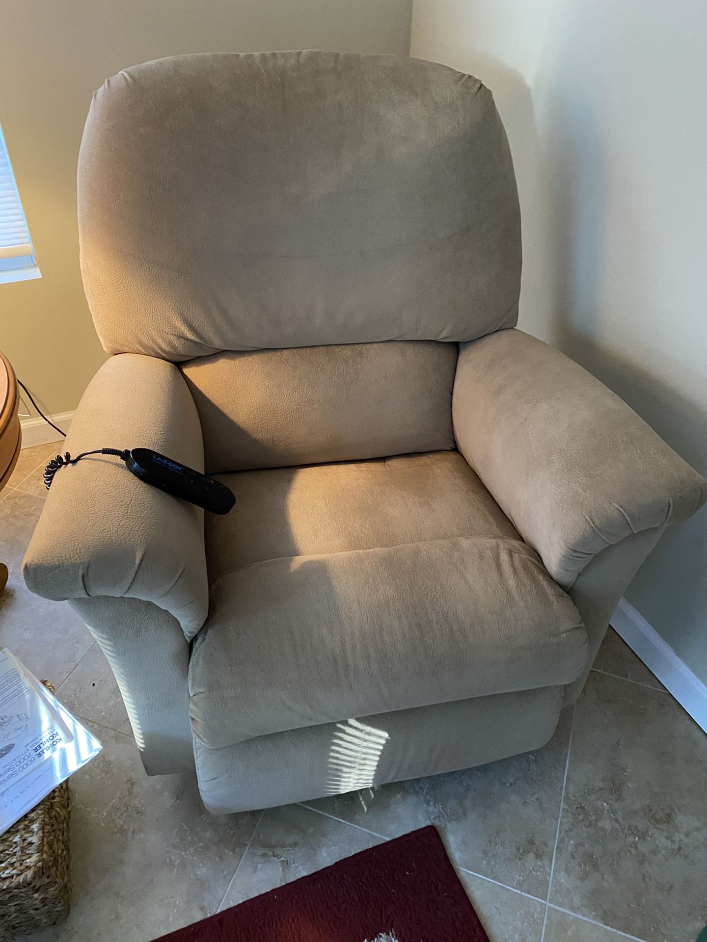 Lazy boy Lift Chair