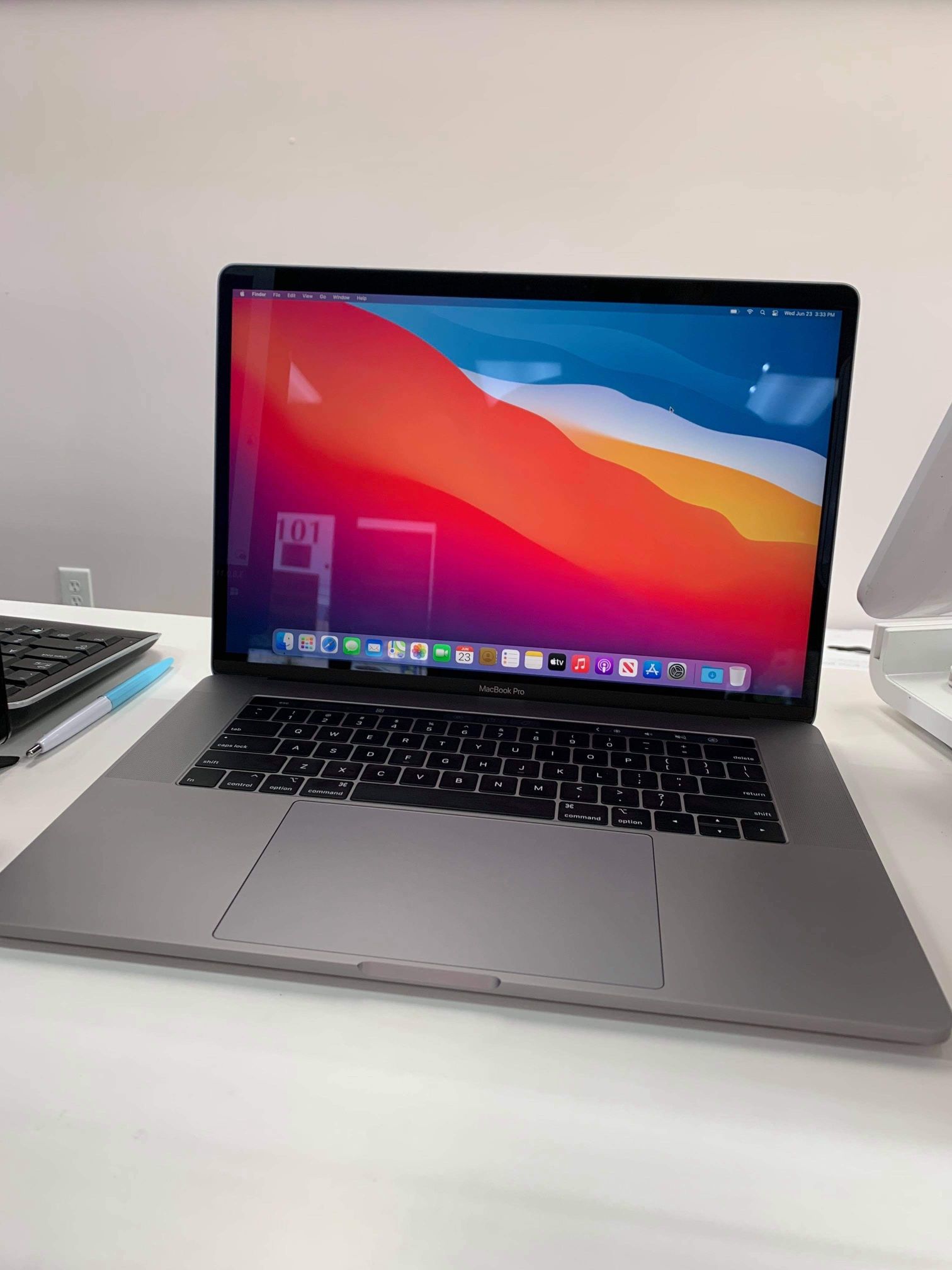 Macbook Pro 2018 15” $1499