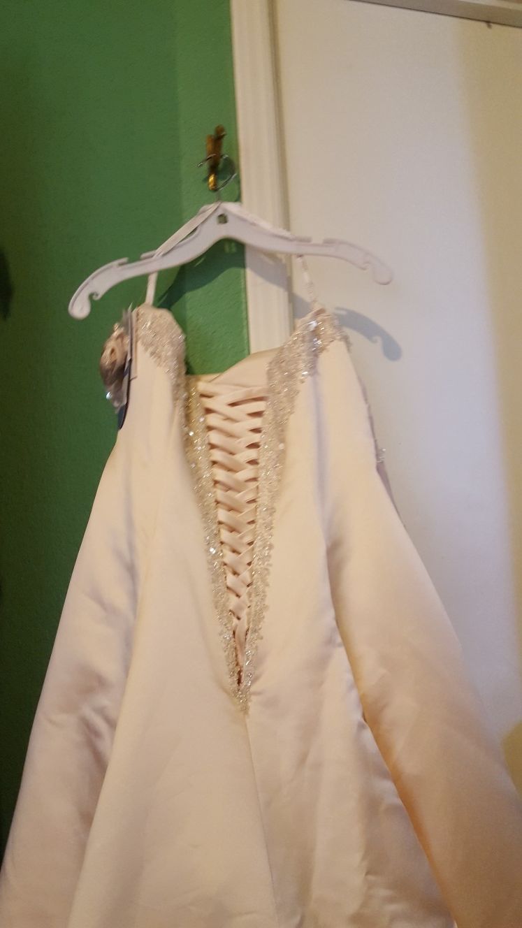 New Gorgeous Alfred Angelo Wedding Gown 16W