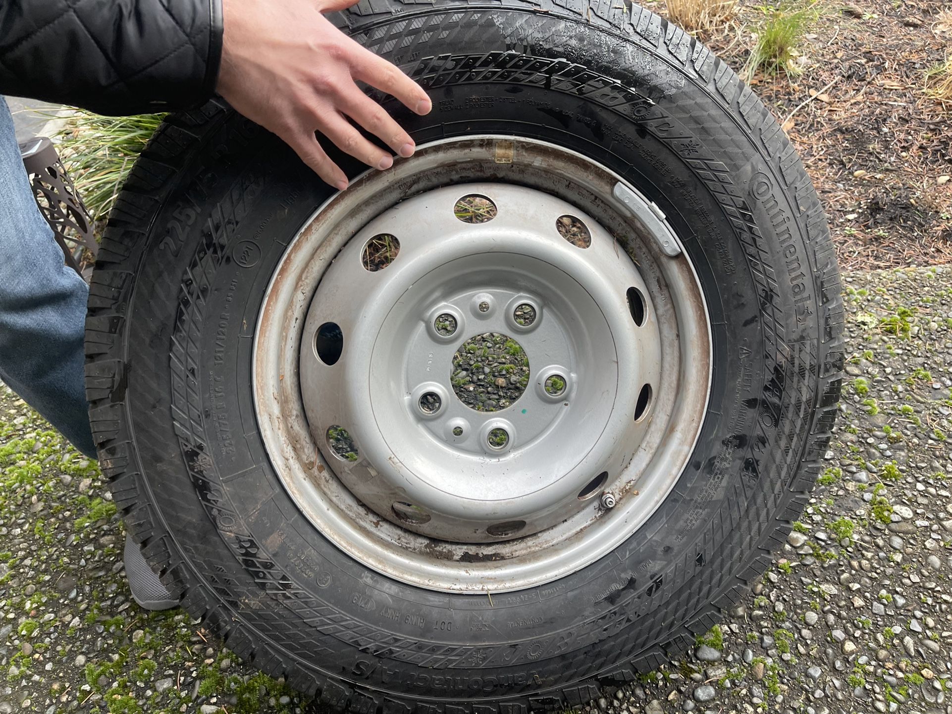 225 75 16c single tire with rims brand new
