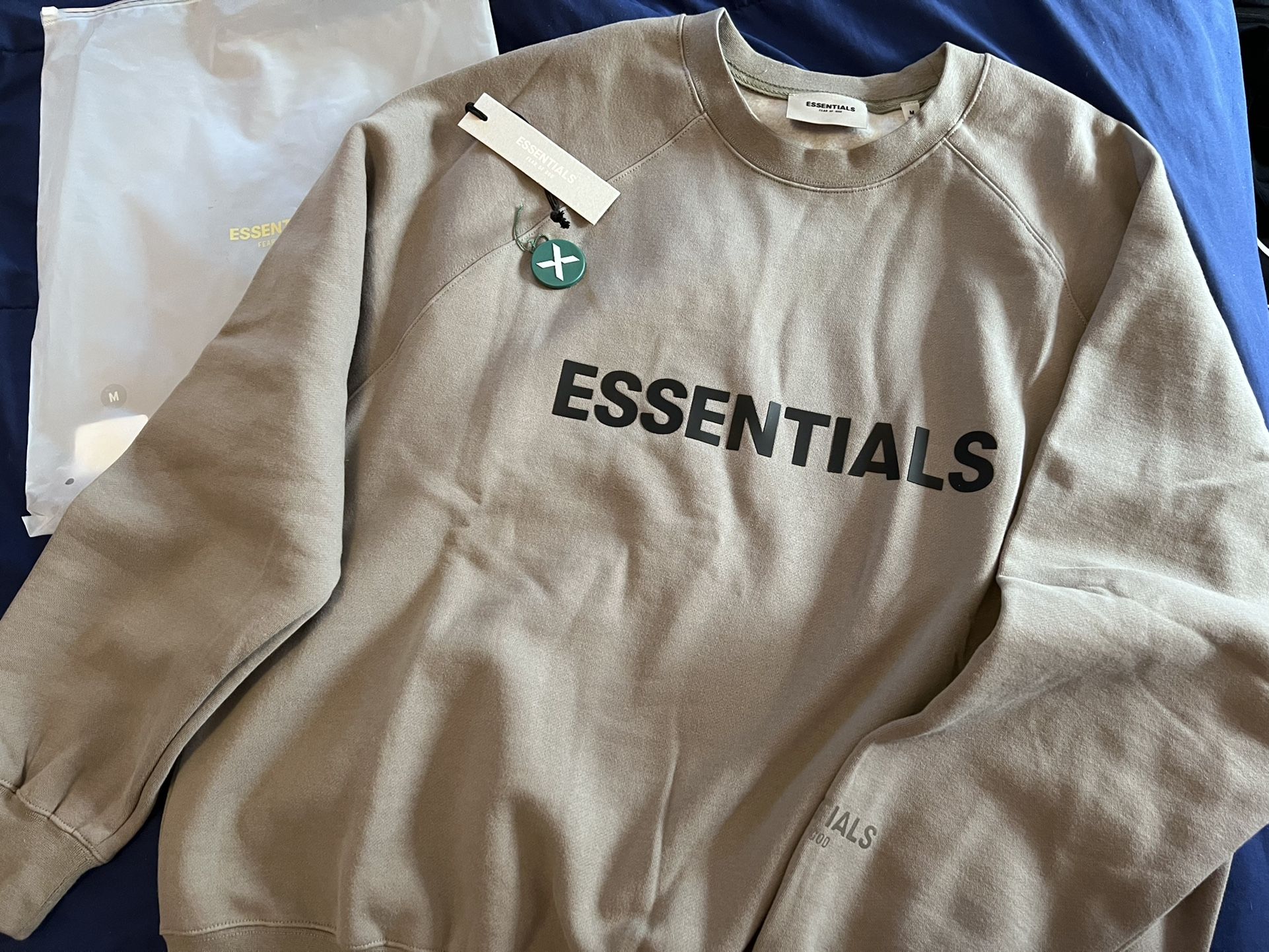 New, Original, Never Wear FEAR GOD ESSENTIALS CREWNECK SIZE M
