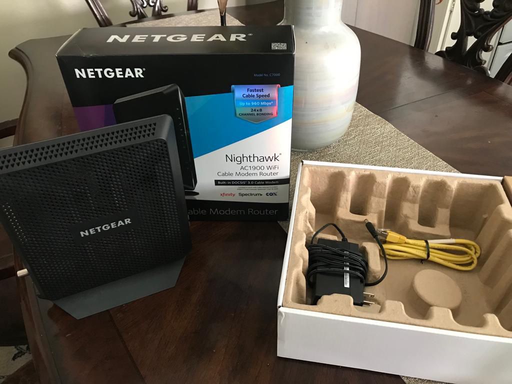 NETGEAT Nighthawk AC-1900 Wi-Fi Cable Modem Router