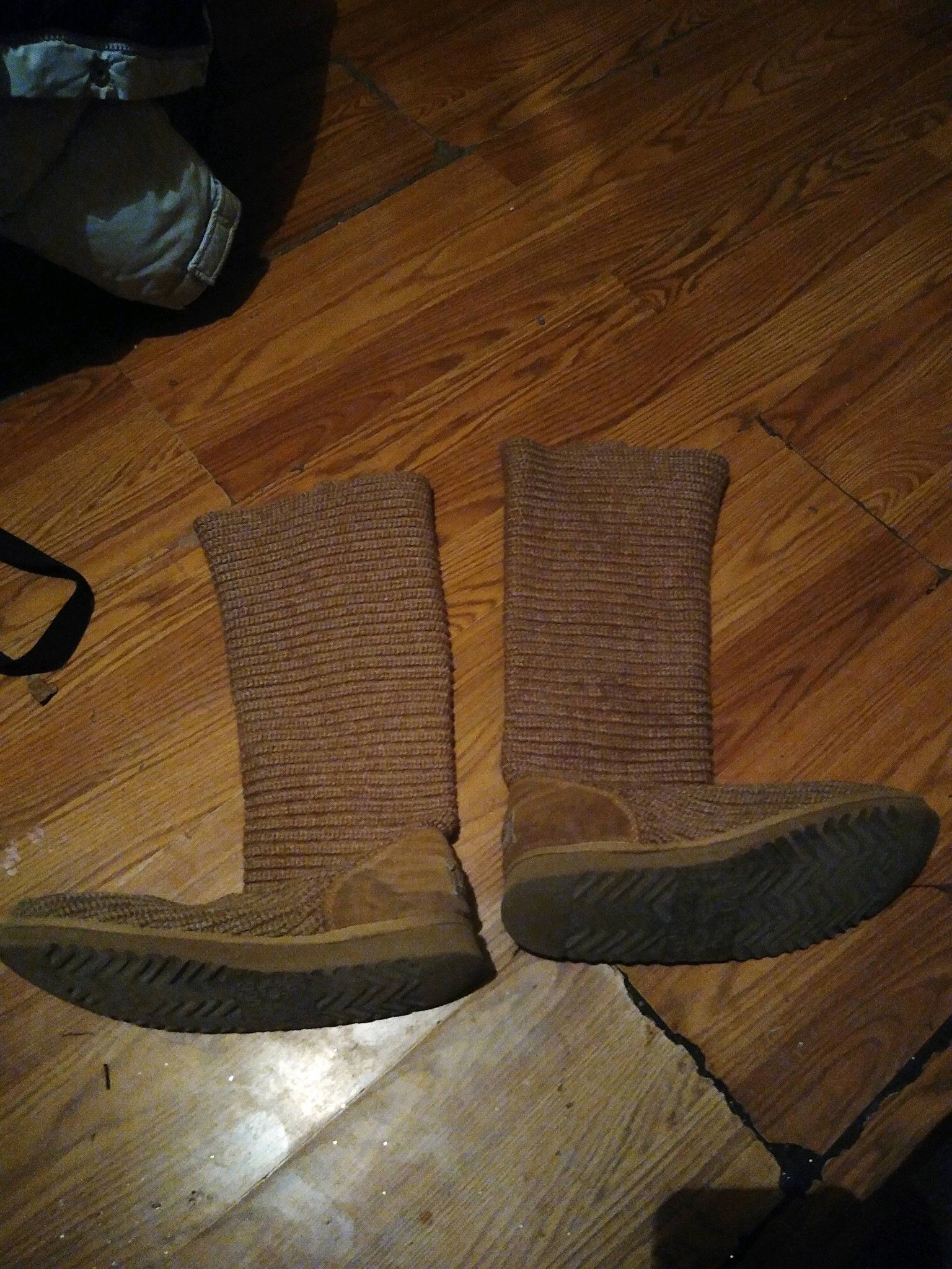 UGG BOOTS