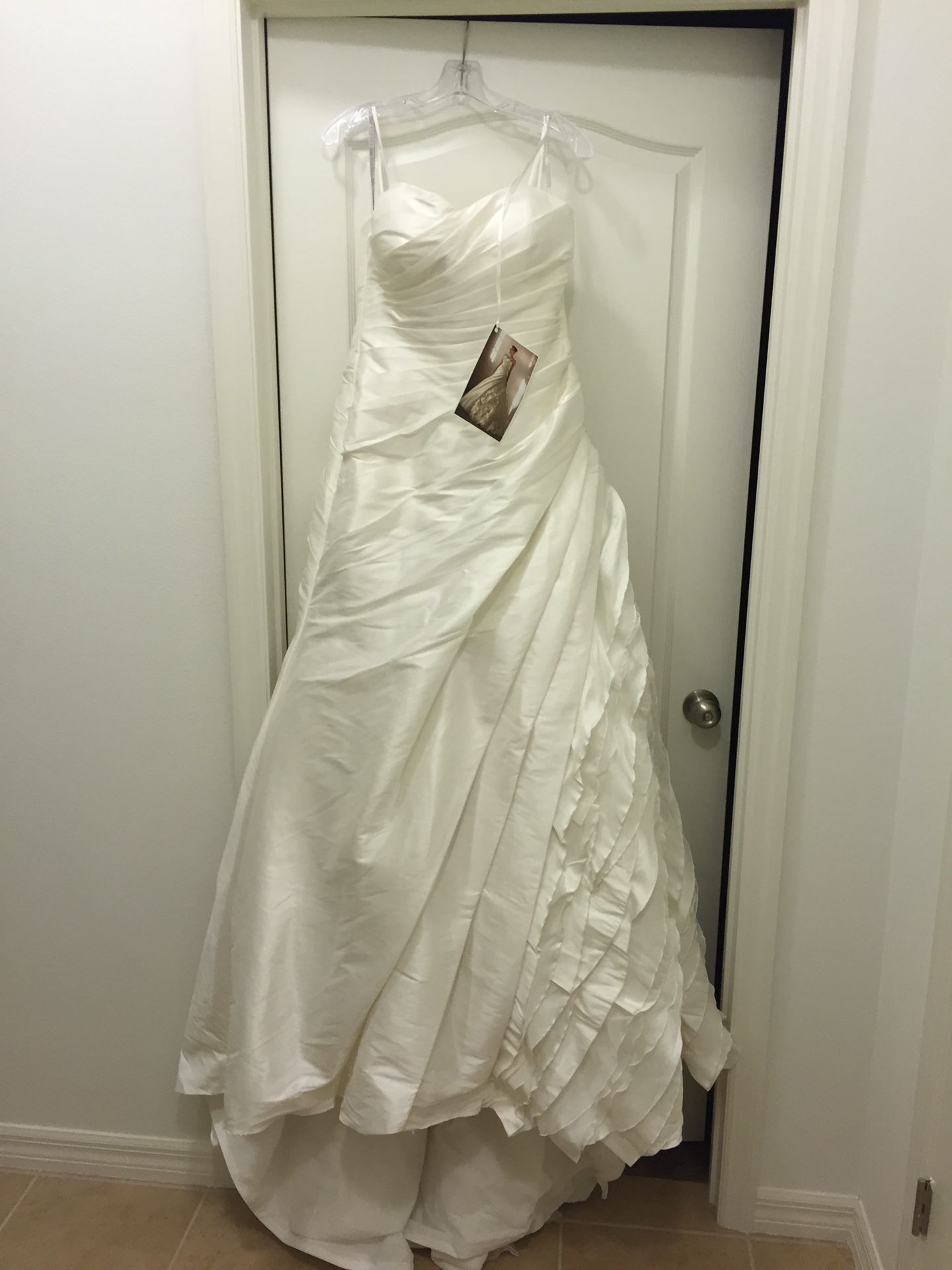 Essense Of Australia Wedding Gown - NEVER WORN 