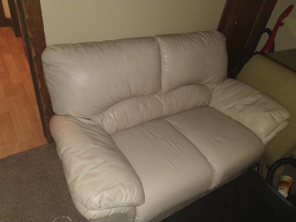 Couch & Loveseat Ivory Leather