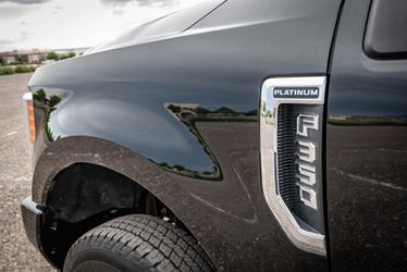 2017 Ford F-350 Super Duty Platinum Thumbnail