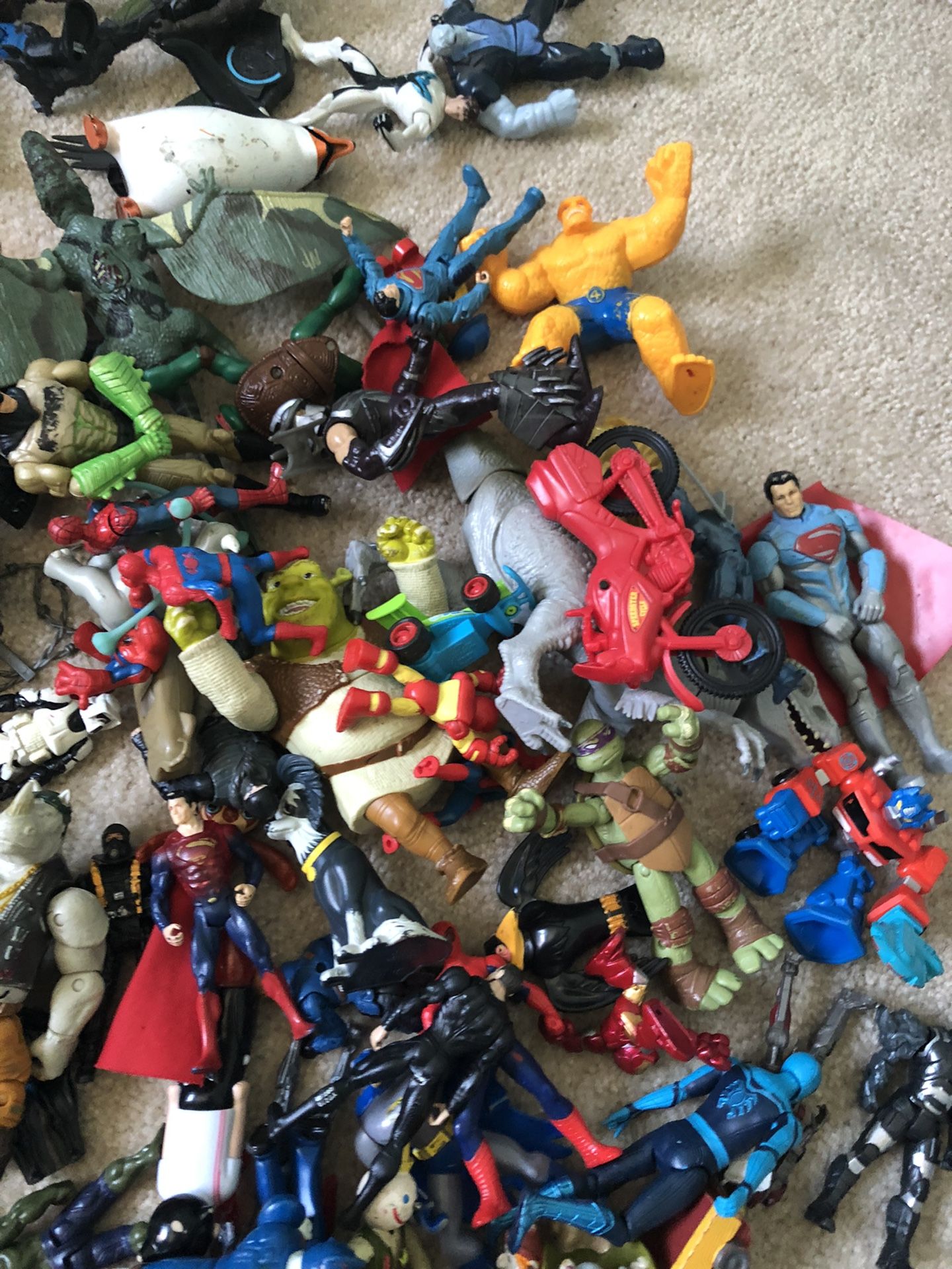 Bunch Of Action Figures/Includes Everything In Picture