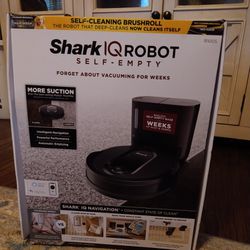 Shark IQ Robot Vacuum with Self-Empty Base, Self-Cleaning Brushroll, Advanced Navigation Thumbnail
