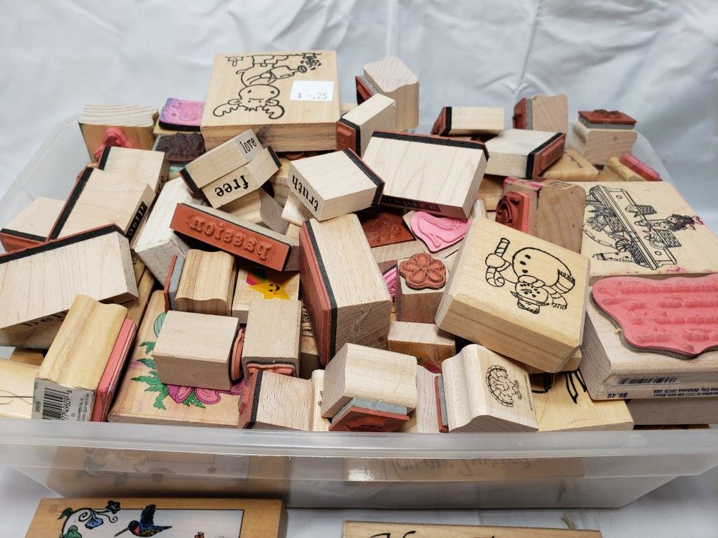 Scrapebooking lot of 95 Rubber stamps . mixed brands, all in good condition & smoke free home. Lot weighs 9 Lb
