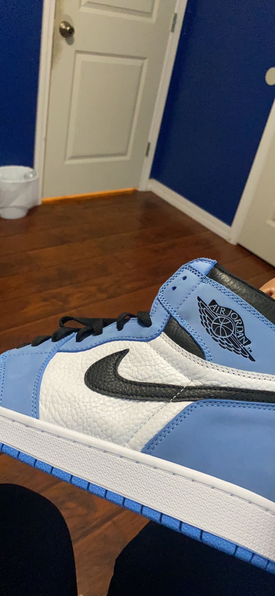 Air Jordan 1 university Blue