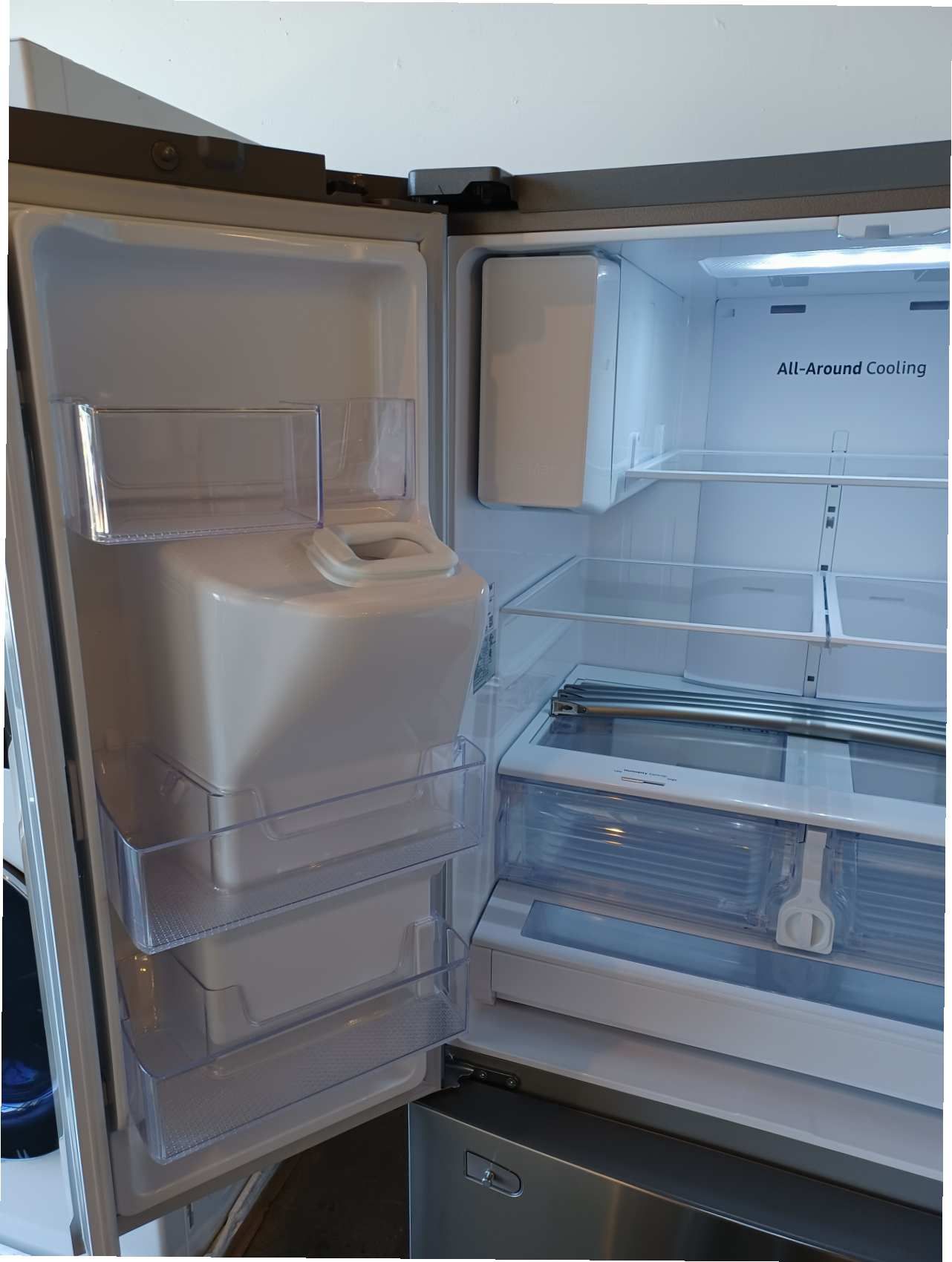 SAMSUNG REFRIGERATOR 27 CUBIC FEET FRENCH DOORS EXTERNAL WATER DISPENSER AND ICE MAKER BOTTOM