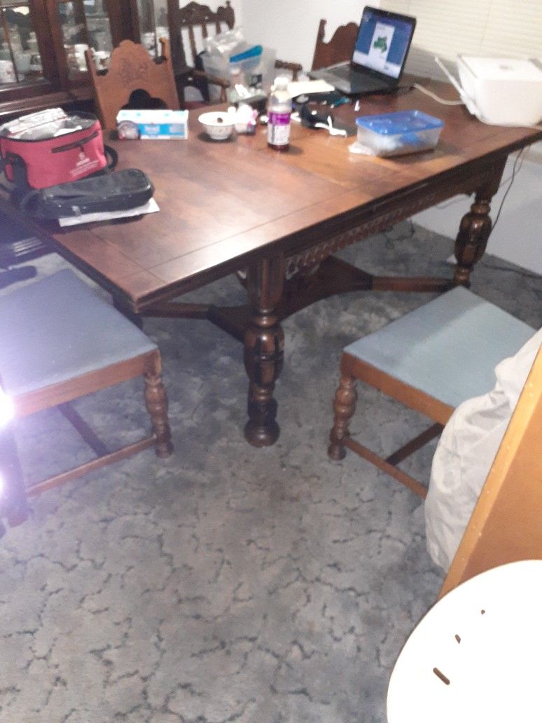 Colonial Bockstege Must Sell