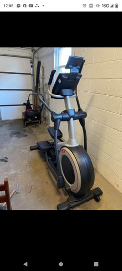 PROFORM 520E ENDURANCE ELLIPTICAL MACHINE ( LIKE NEW & DELIVERY AVAILABLE TODAY) Thumbnail