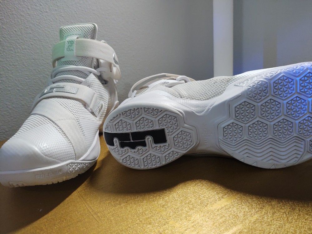 LeBron James soldiers size 8