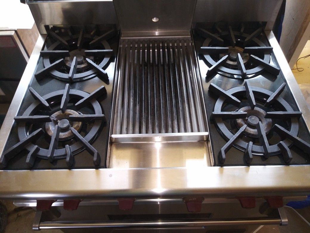 Wolf Gas Range/Convection Oven