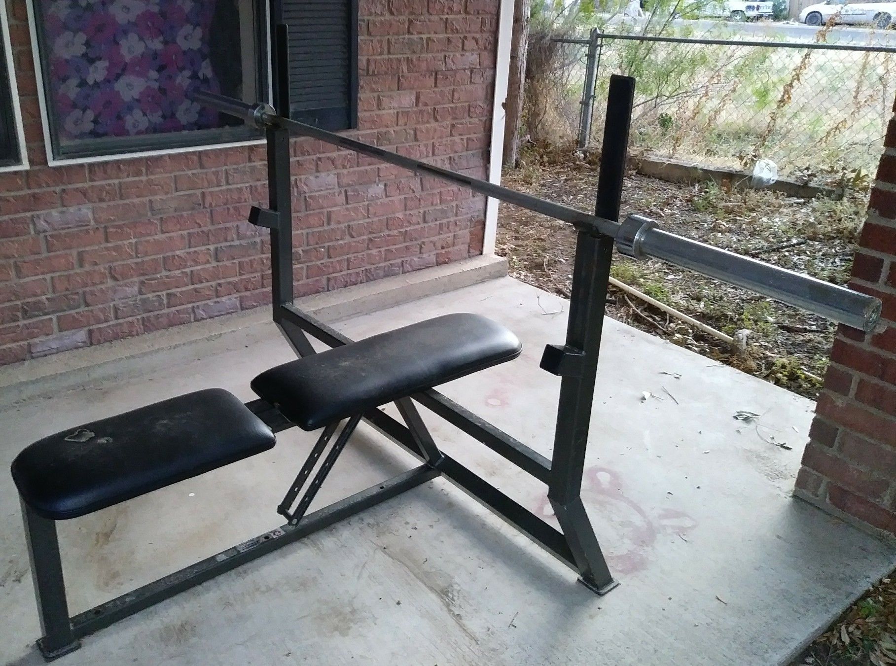 Weight bench n bar