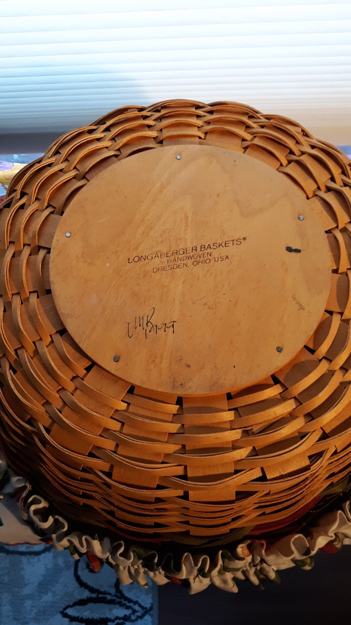 1999 Longaberger Round Basket