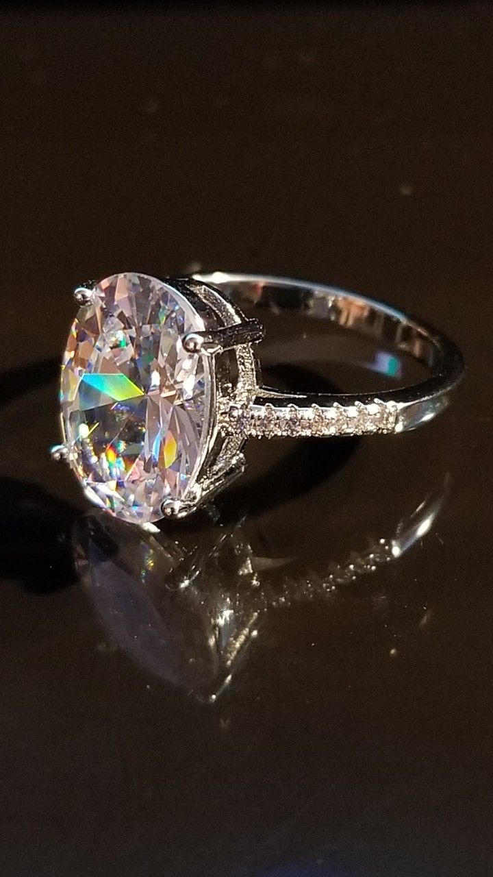 Gorgeous Oval cut Women's Wedding Engagement Promises Ring Size 7