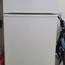 Whirlpool Refrigerator Must Go Good Condition  Thumbnail