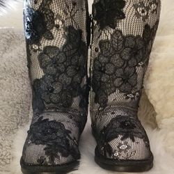 Pre owned Customized Ugg boots, Embellished With Fishnet And Pearls, Boots Are White And Black ,size 6 Thumbnail