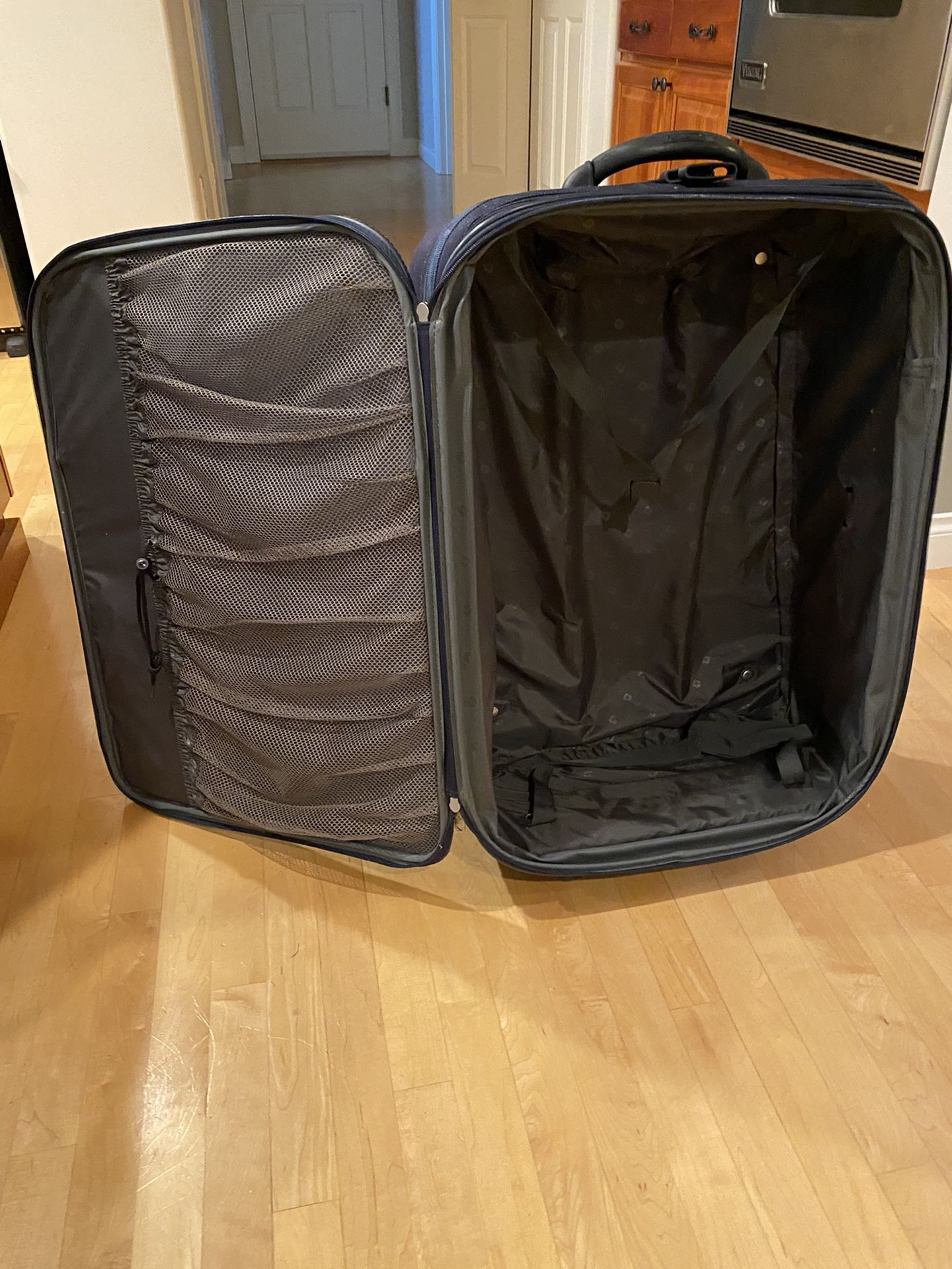 Samsonite Rolling Luggage bag